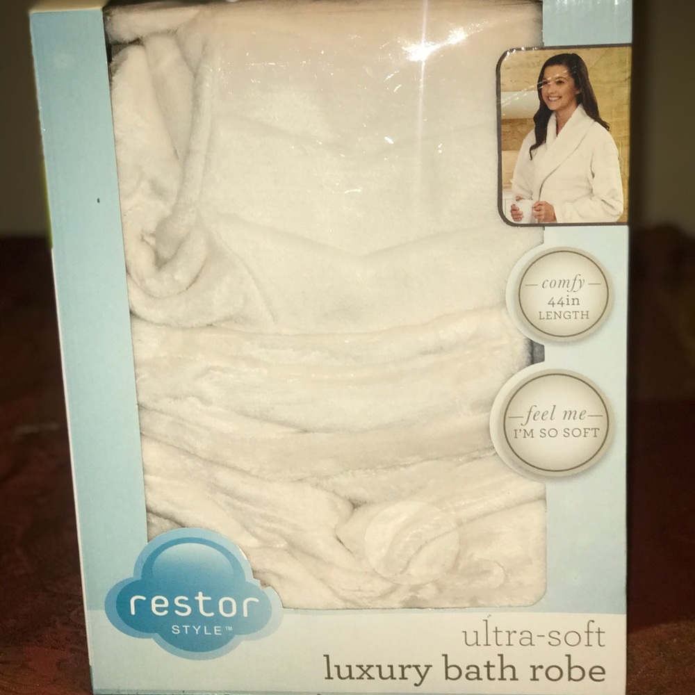 Luxury Bath Robe - Picture 3 of 3